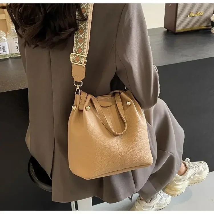 2025 High Quality Solid PU Bucket Shoulder Soft Crossbody Bags Korean High-end Design Large Capacity Women's Handbags