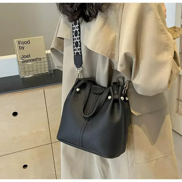 2025 High Quality Solid PU Bucket Shoulder Soft Crossbody Bags Korean High-end Design Large Capacity Women's Handbags