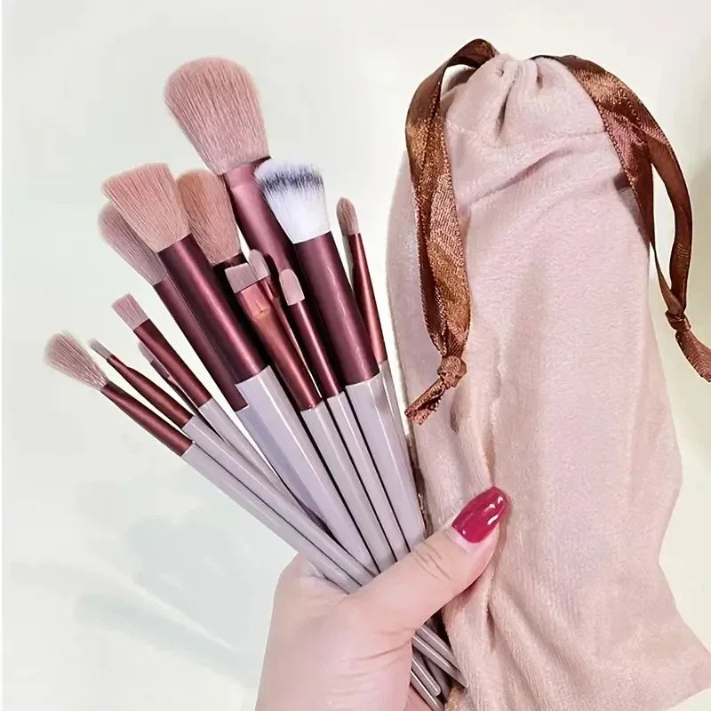 Conjunto de 13 pincéis de maquilhagem com cerdas sintéticas de nylon premium - macios, delicados e livres de crueldade para uma base, blush e pó impecáveis.