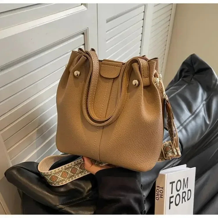 2025 High Quality Solid PU Bucket Shoulder Soft Crossbody Bags Korean High-end Design Large Capacity Women's Handbags