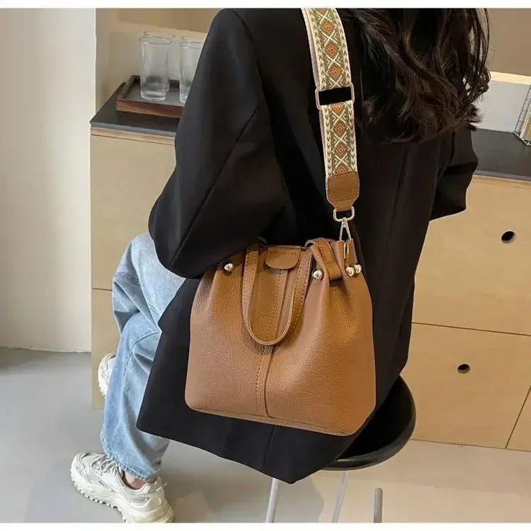 2025 High Quality Solid PU Bucket Shoulder Soft Crossbody Bags Korean High-end Design Large Capacity Women's Handbags
