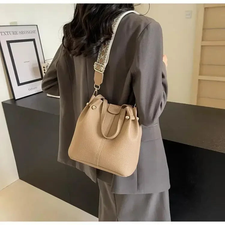2025 High Quality Solid PU Bucket Shoulder Soft Crossbody Bags Korean High-end Design Large Capacity Women's Handbags